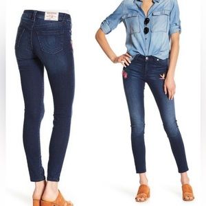 True Religion Medium Wash Paradise Falls Curvy Embroidered Size 27 Skinny Jeans